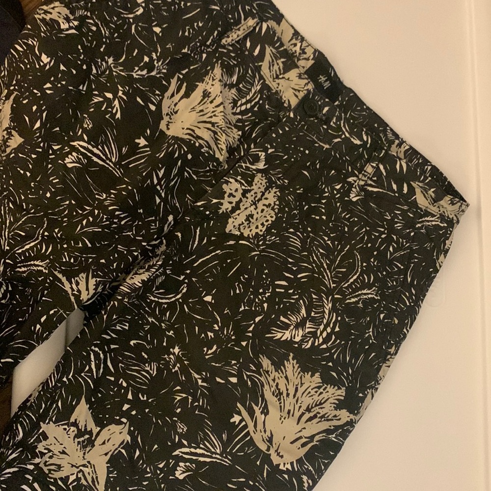 Palm leaf Bermuda shorts